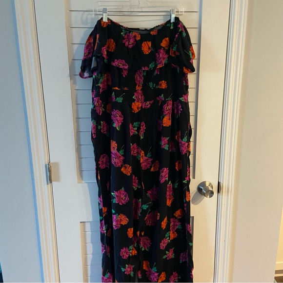 Torrid Pantsuit Romper Off the Shoulder Black Floral Bohemian Summer Size 3 - Picture 2 of 8